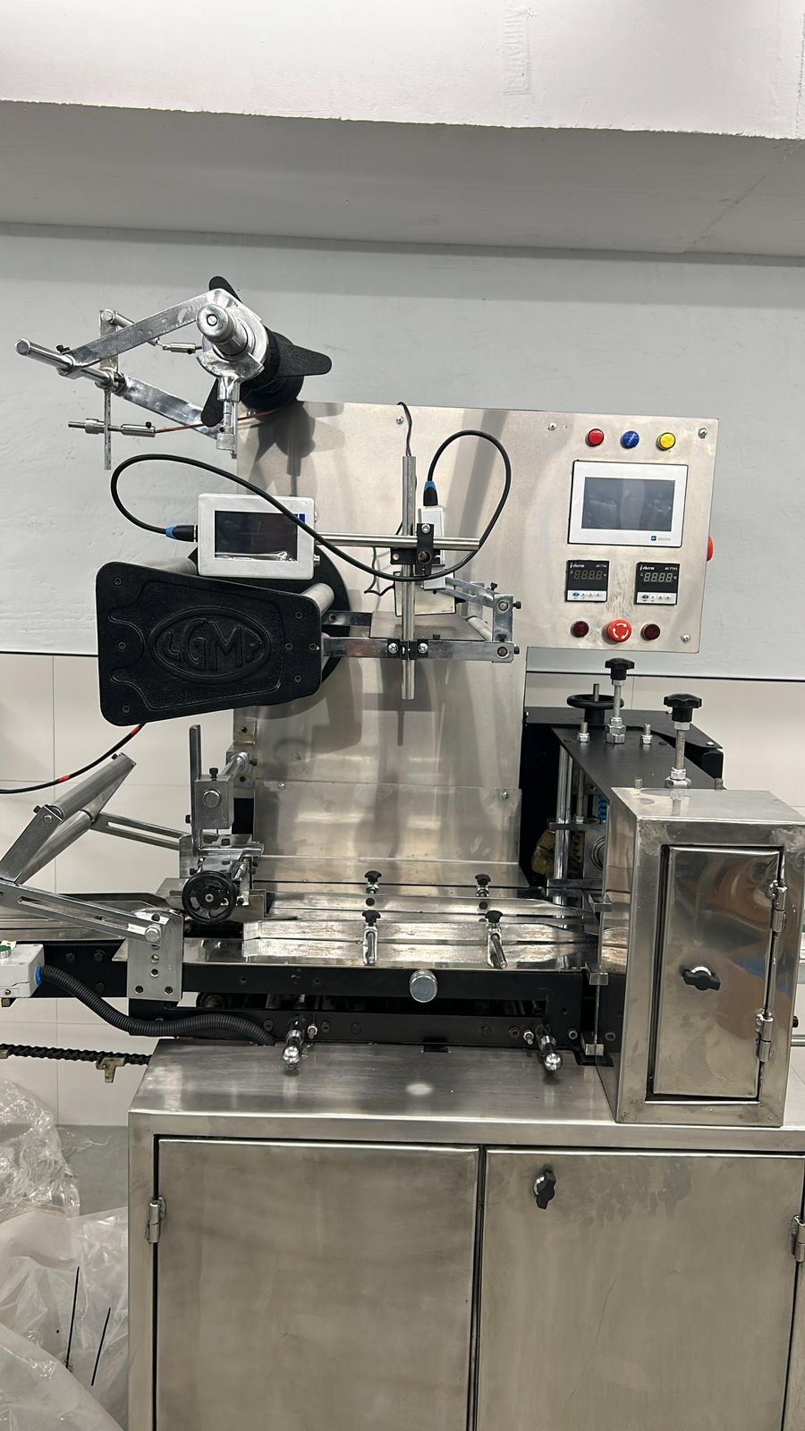 Horizontal flow wrap machine for sale